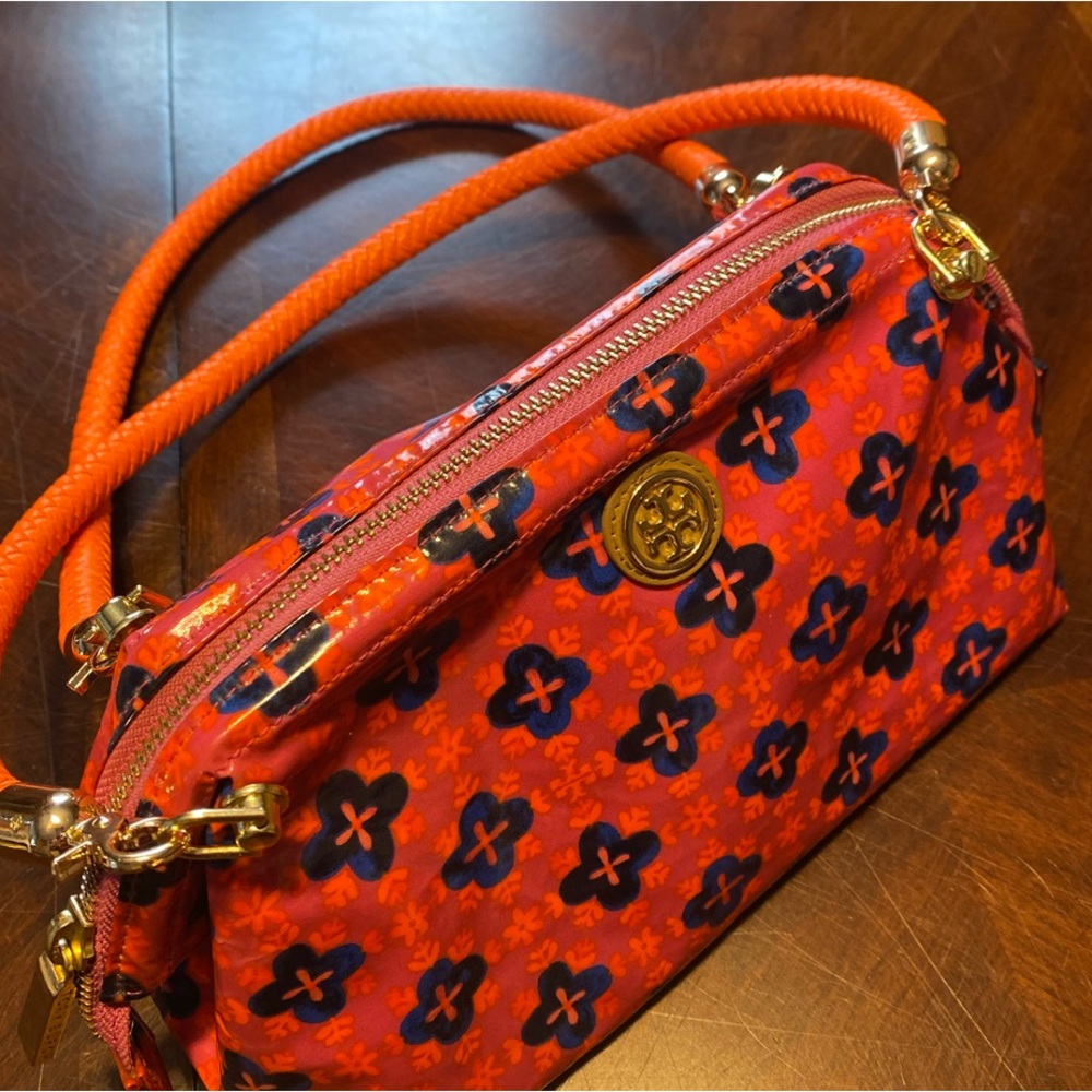 Tory Burch Red-Orange Floral Crossbody Wristlet with Navy Accents - Picture 2 of 16